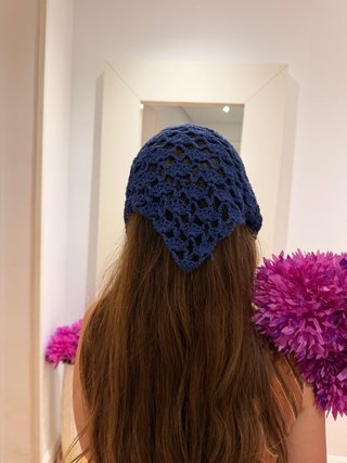 Bandana crochet azul triangular