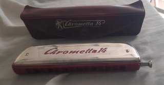 Armónica Hohner Chrometta 14 con funda
