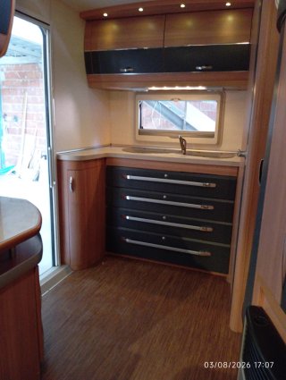 Caravana Hobby 380