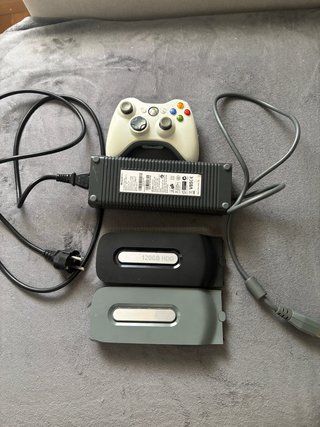 Mando, Fuente y Discos Duros XBOX 360