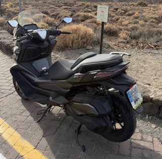 VOGE SR4 MAX T Maxi Scooter Negra