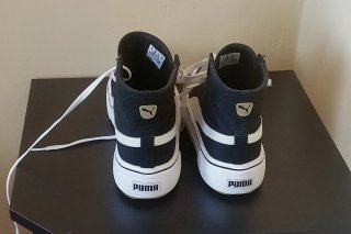 Zapatillas Puma Negras y Blancas