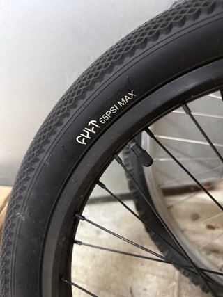 Neumáticos BMX CULT VANS Negra
