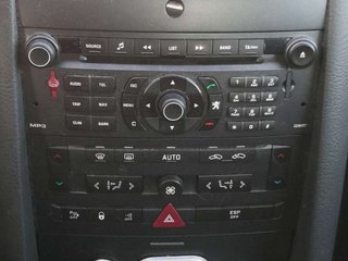 PEUGEOT 407