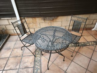 Mesa y 2 sillas de forja