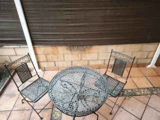 Mesa y 2 sillas de forja
