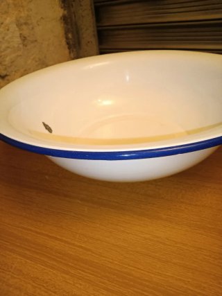 Catino smaltato bianco bordo blu