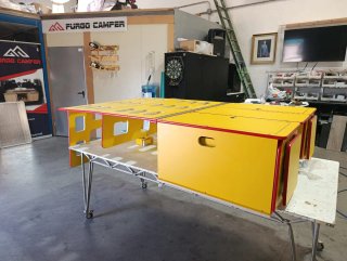 Kit Camper Amarillo con Mesa y Cajones .disponible