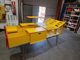 Kit Camper Amarillo con Mesa y Cajones .disponible