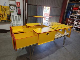 Kit Camper Amarillo con Mesa y Cajones .disponible