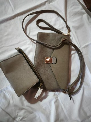 Bolso de mano/ hombro y neceser color topo