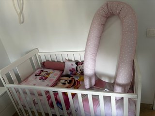 Cuna de bebé y colchon nuevo
