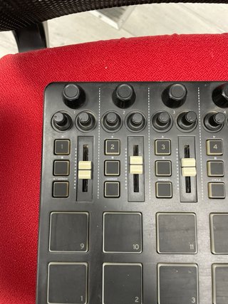 Reloop Keypad controlador MIDI