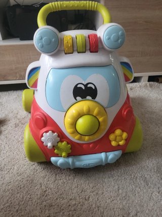 Andador bebé  marca chicco