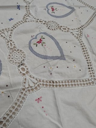 Tovaglia rotonda vintage ricamata a mano