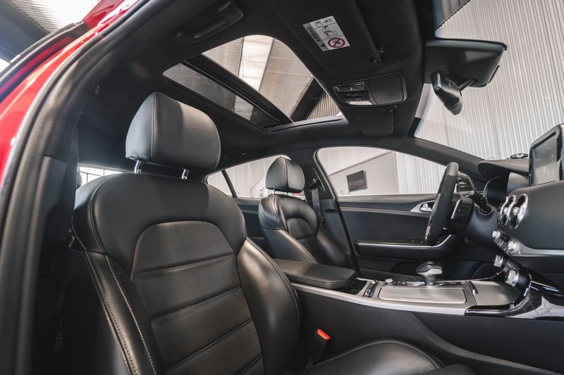 Kia Stinger 2017, foto 23