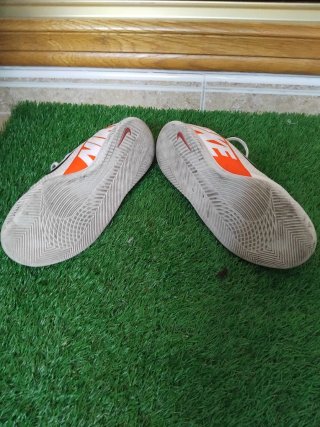 Zapatillas Nike Fútbol Talla 37.5 Naranja/Blanco