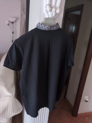 Polo urbano hombre negro