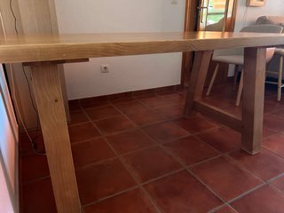 Mesa de comedor de madera