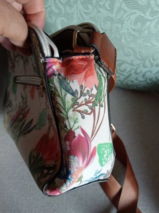 Borsa similpelle bianca floreale