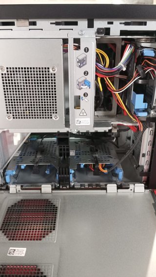 Stazione di lavoro Dell Precision 3630 Xeon 32GB RAM NVIDIA 5GB