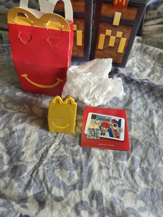 6 Figuras McDonald's Minecraft e Gold Happy Meal