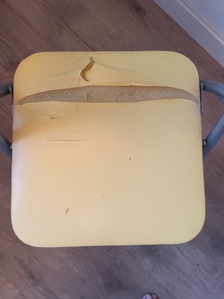 Mesa de escritorio y silla plegable