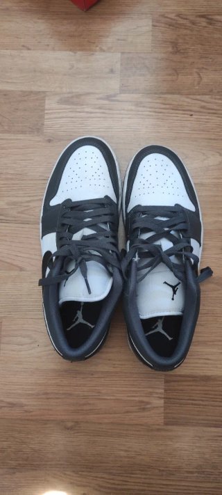 Nike Air Jordan I Gris y Blanco