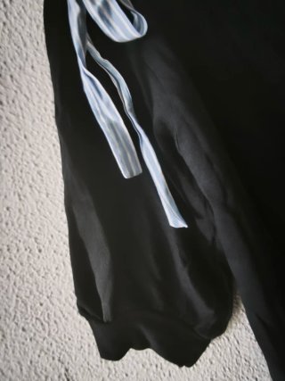 Jersey Violeta azul marino hombros lazo Talla M