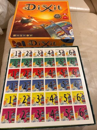 Caja de juegos de mesa: Monopoly, Cluedo, Dixit
