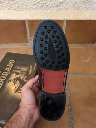 Zapato mocasin hecho a mano