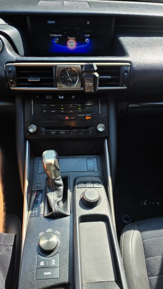 Lexus IS 2018