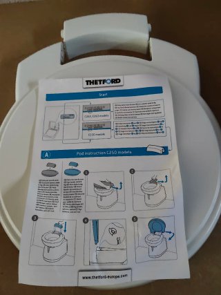 WC Thetford para autocaravana con 2 casetes i tapa