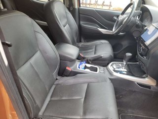 NISSAN navara