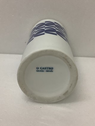 Jarrón de Porcelana Castro Azul y Blanco