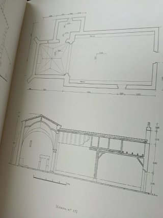 Dibujos y comentarios sobre arquitectura montañesa