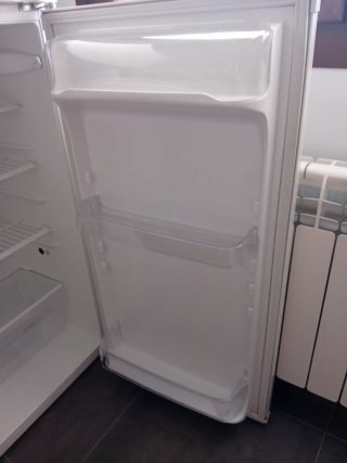 Nevera con congelador blanca
