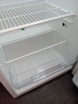 Nevera con congelador blanca