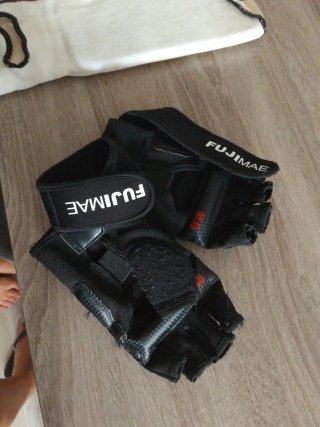 Pack Guantes y Espinilleras Karate