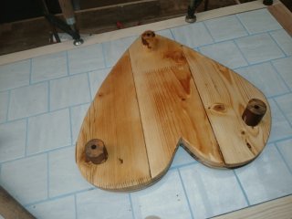 Tavolino da trucco a forma di cuore