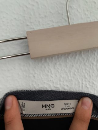 Pantalón Mango cuadros gris Talla 44