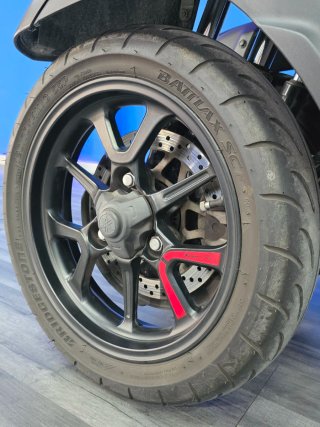 Yamaha Tricity 300 2023 Gris 17.000 km