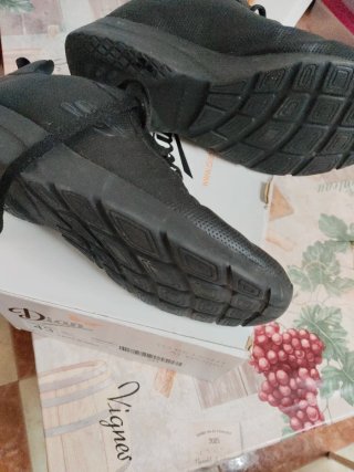Tenis Skechers Negro Talla 39