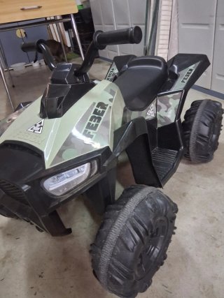 Quad Eléctrico Feber 12V Camuflaje