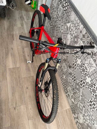 Bicicleta de Montaña Roja