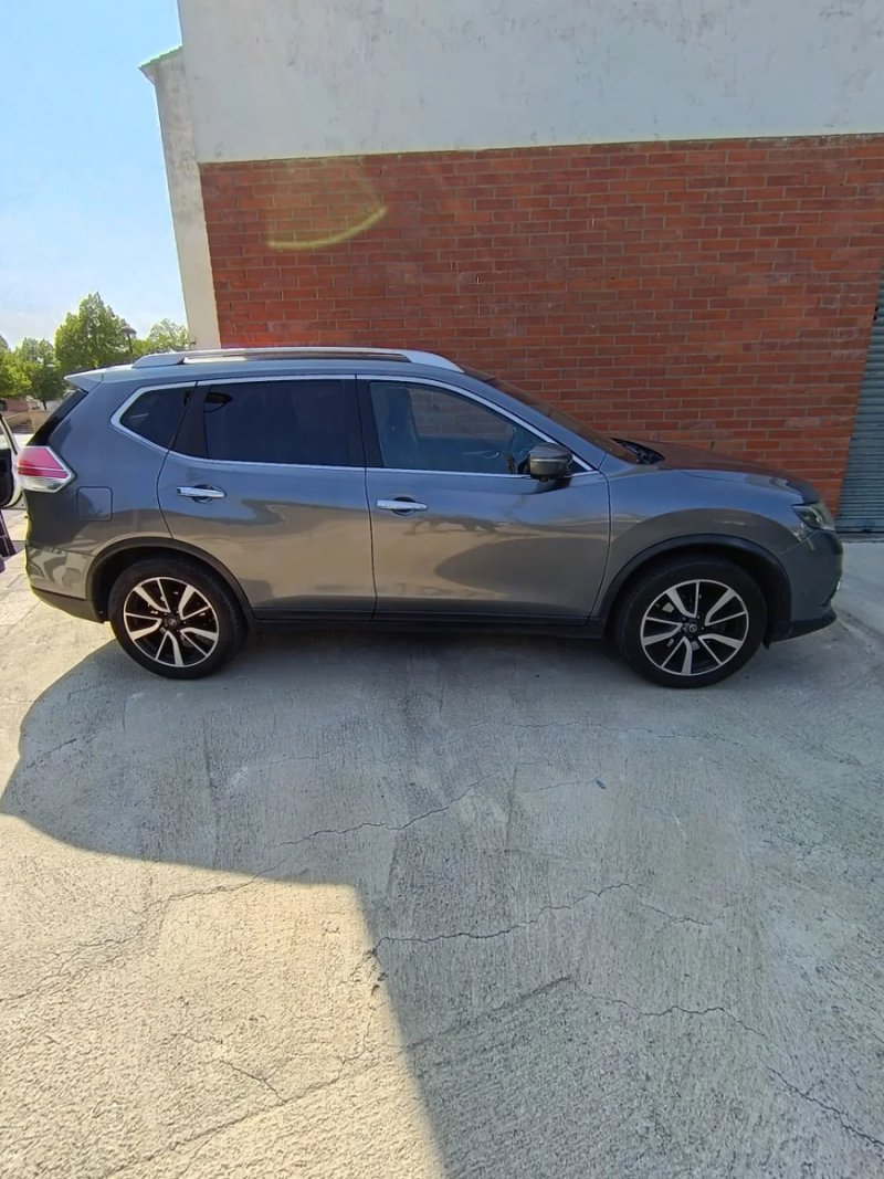 Nissan X-Trail 2017 - foto 1
