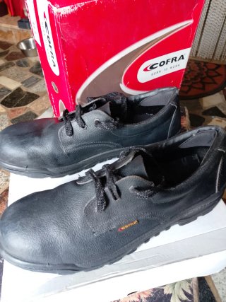 Zapatos seguridad Cofra T.50, a estrenar