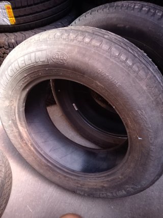 225/65/17 106V.  Michelin