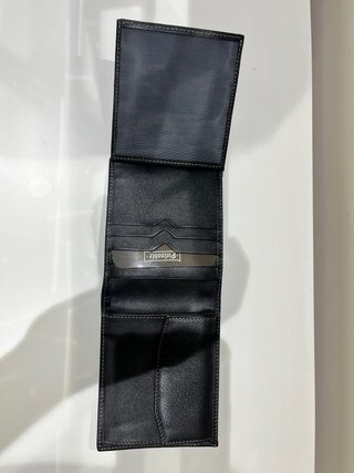 Cartera Pielnoble Hombre Negra y Dorada