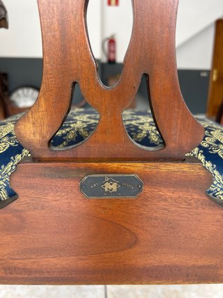 Silla colonial madera y tela azul